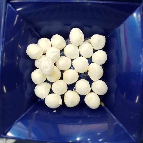Italian IQF Frozen Pearls of Mozzarella of 5 g - bag of 1 kg